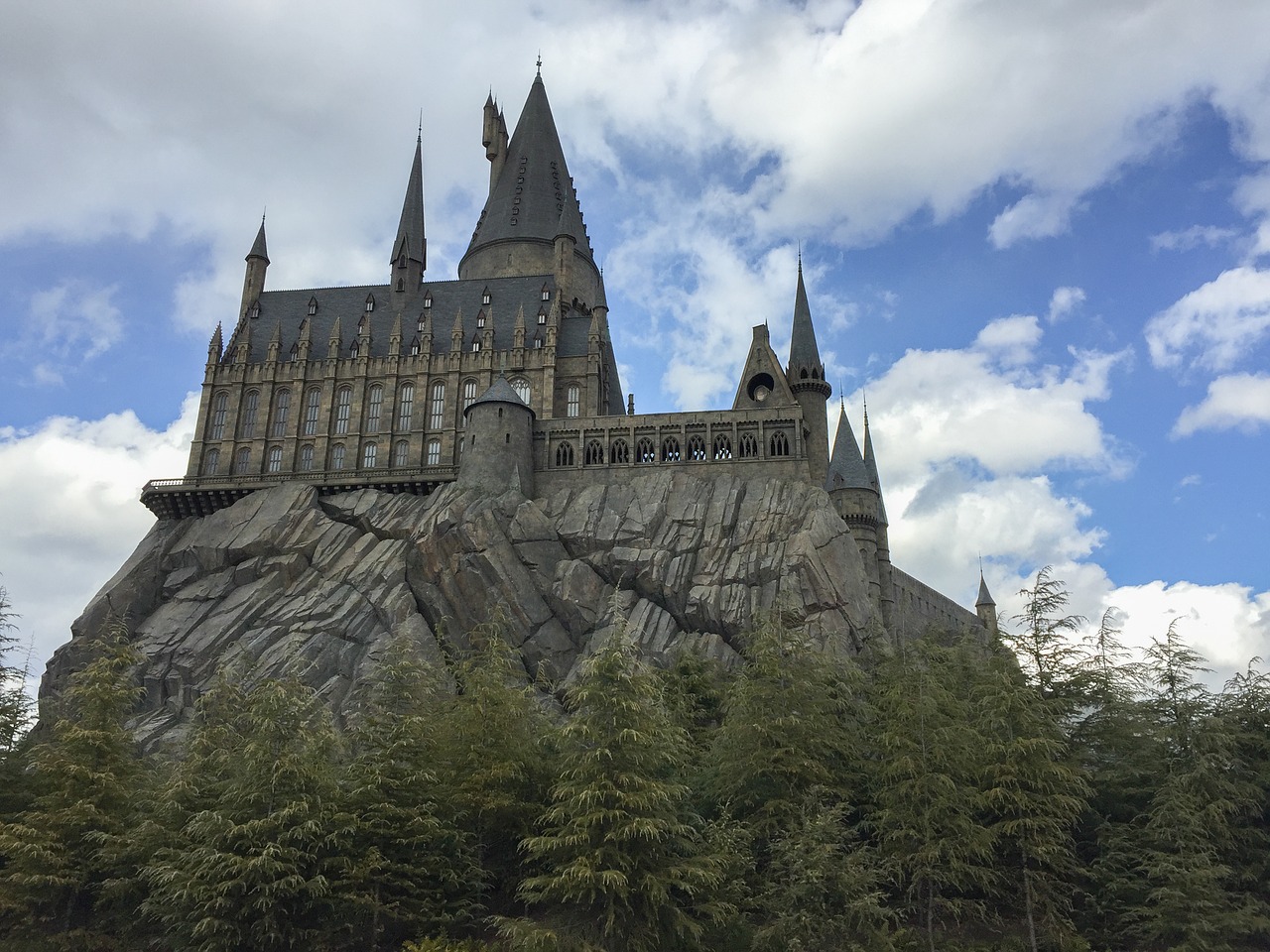hogwarts, castle, harry potter-2404481.jpg